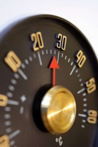 programmable thermostat compared to smart thermostat
